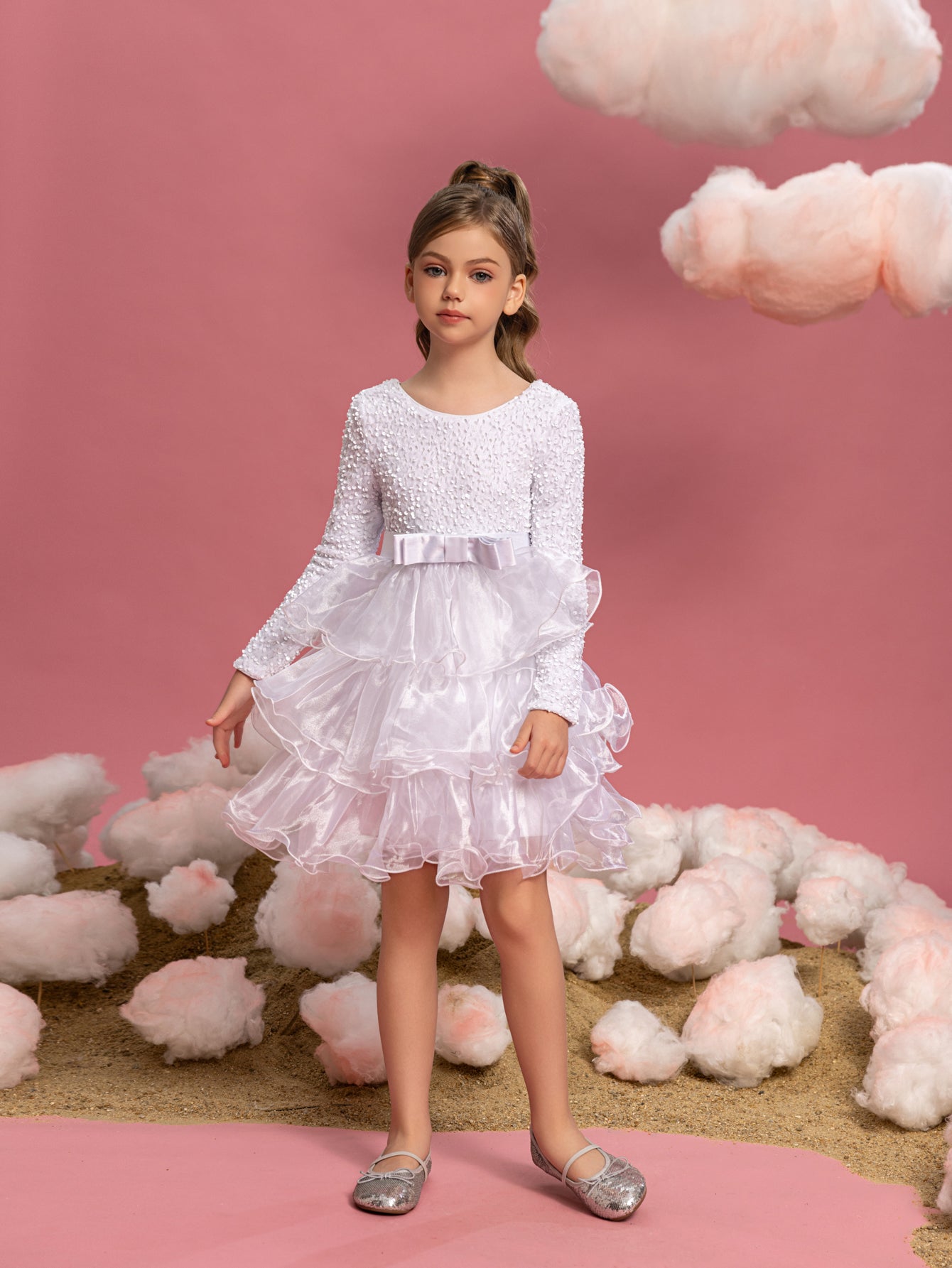 Tween-Mädchenkleid mit kontrastierendem mehrlagigem Organza-Saum und Pailletten 