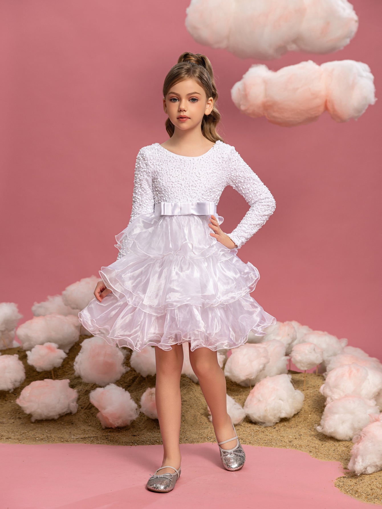 Tween-Mädchenkleid mit kontrastierendem mehrlagigem Organza-Saum und Pailletten 