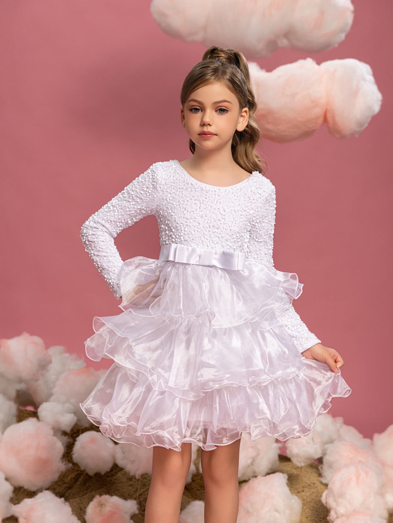 Tween-Mädchenkleid mit kontrastierendem mehrlagigem Organza-Saum und Pailletten 