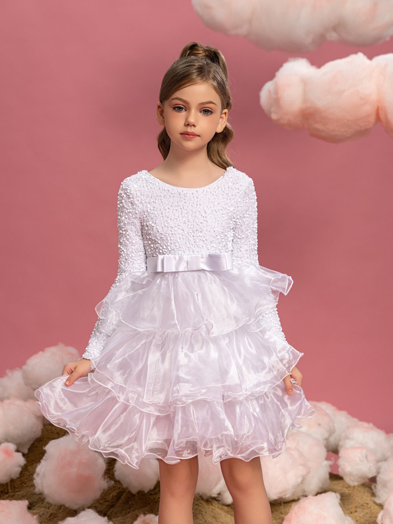 Tween-Mädchenkleid mit kontrastierendem mehrlagigem Organza-Saum und Pailletten 