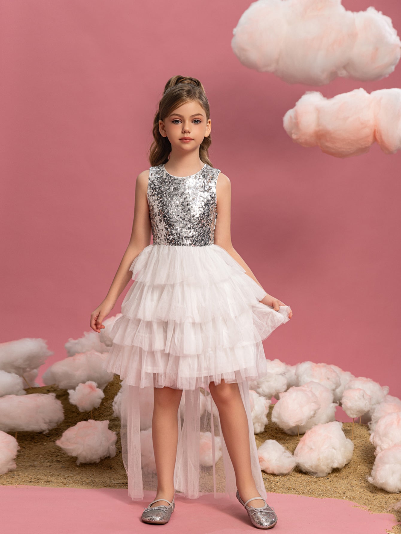 Tween-Mädchen-Partykleid mit mehrlagigem Netzstoff und Paillettensaum