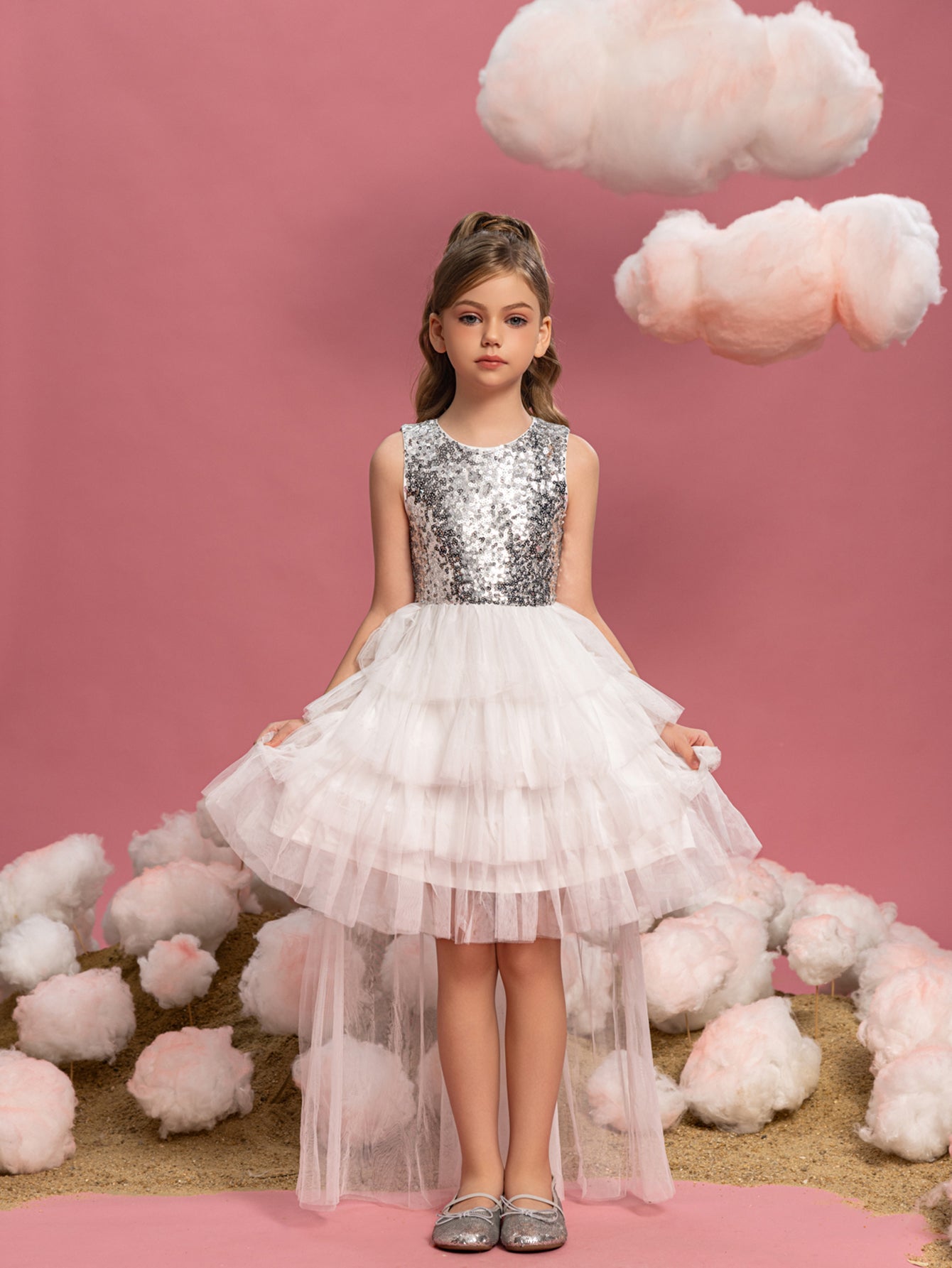 Tween-Mädchen-Partykleid mit mehrlagigem Netzstoff und Paillettensaum