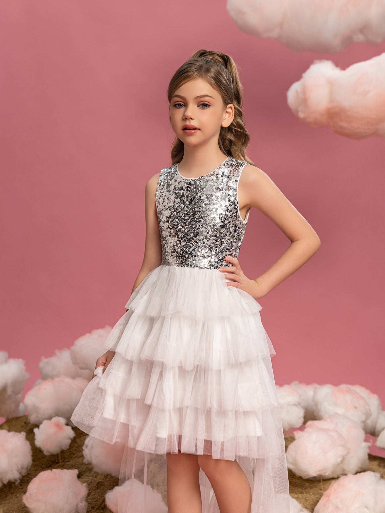 Tween-Mädchen-Partykleid mit mehrlagigem Netzstoff und Paillettensaum