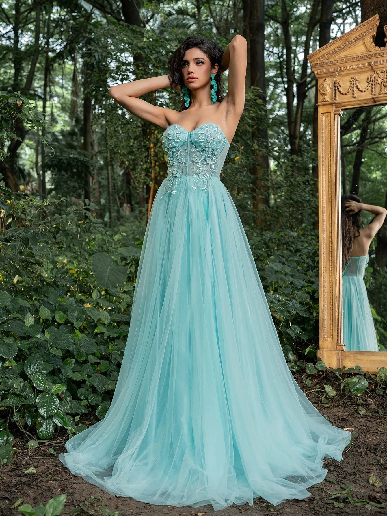 Elegant Strapless Applique Detail Beaded Sequin Bodice Split Tulle Prom Dress