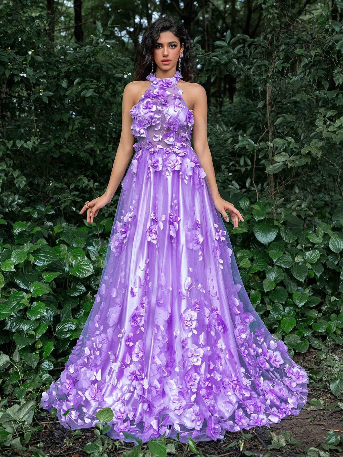 Elegant Floral Appliques Halter Neck Formal Prom Dress