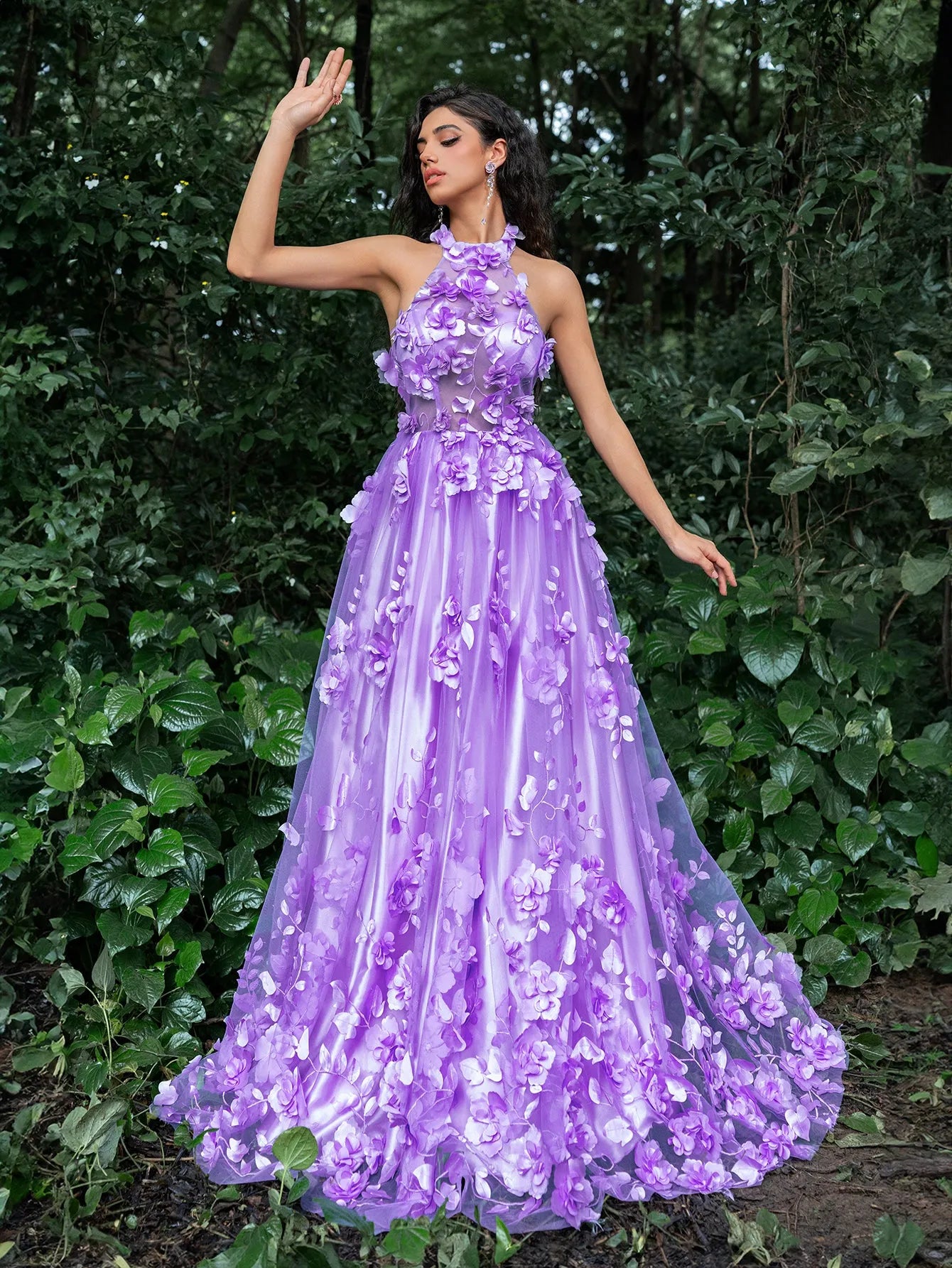 Elegant Floral Appliques Halter Neck Formal Prom Dress