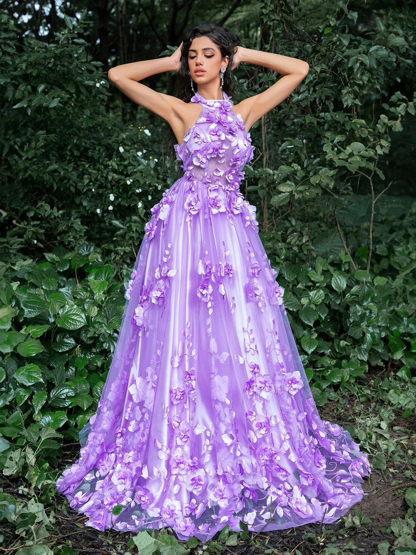 Elegant Floral Appliques Halter Neck Formal Prom Dress