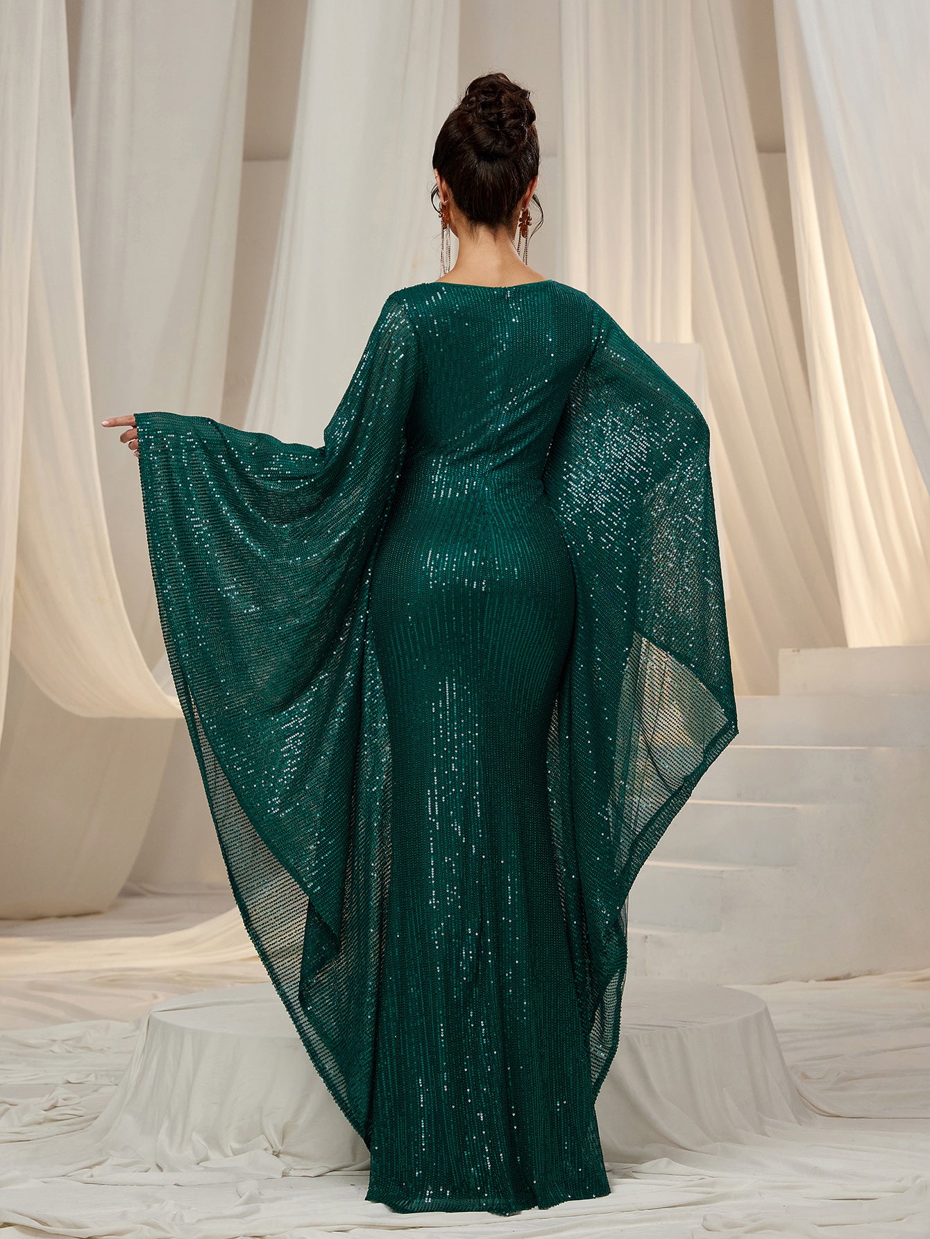 Elegant Plunging Neck Batwing Sleeves Mermaid Hem Sequin Formal Party Dress