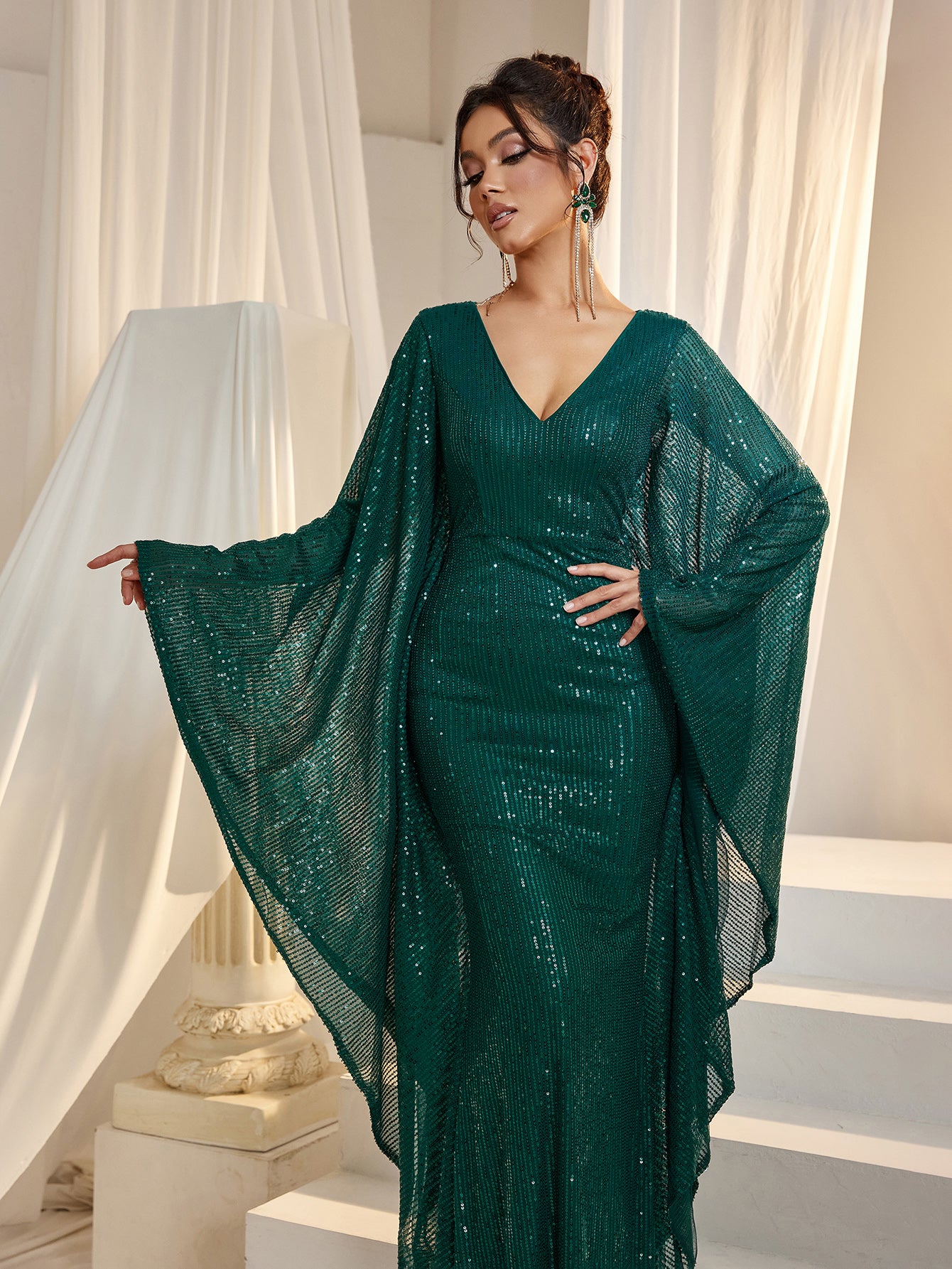 Elegant Plunging Neck Batwing Sleeves Mermaid Hem Sequin Formal Party Dress