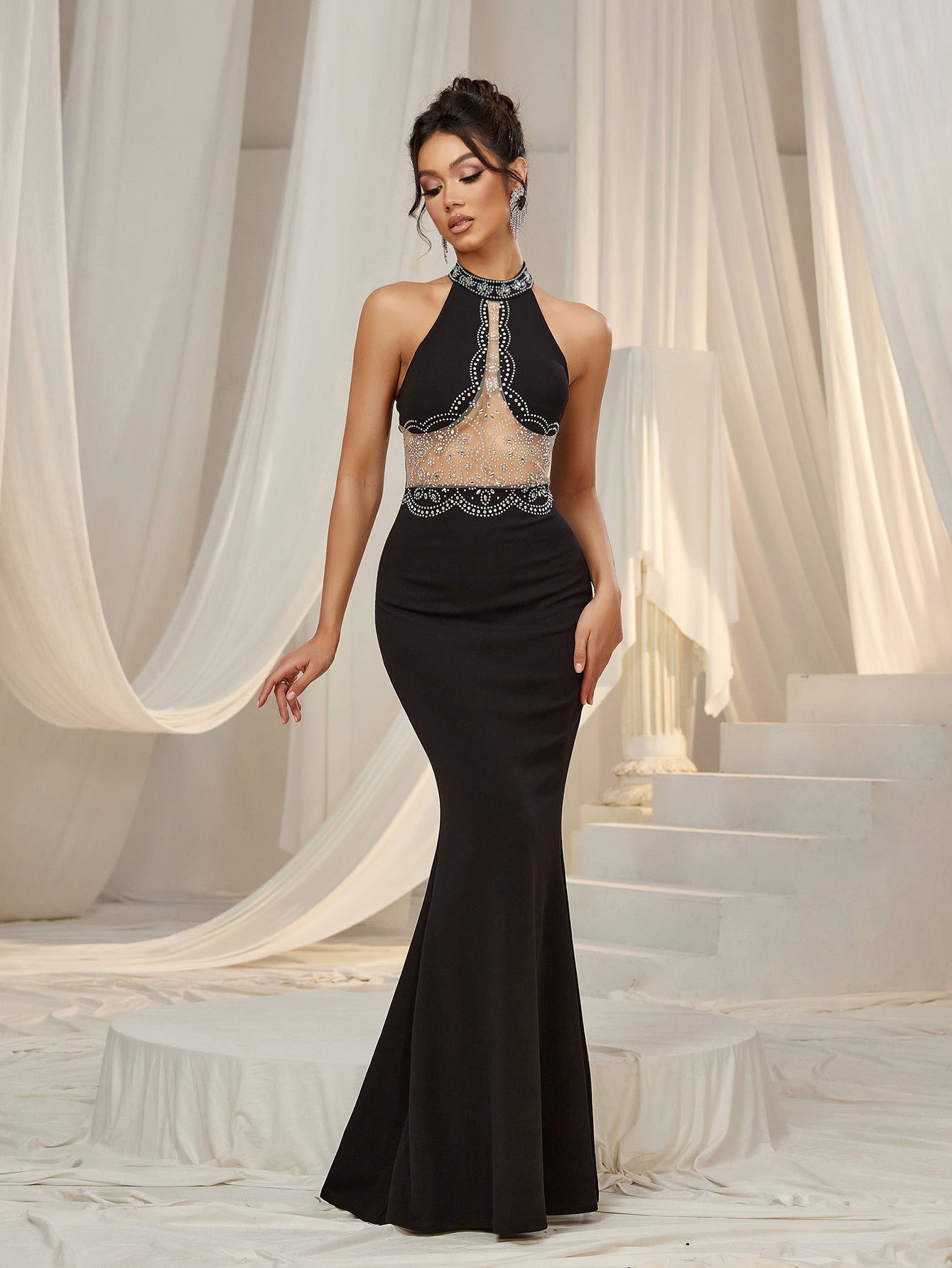 Stylish Rhinestone Detail Halter Neck Mermaid Hem Evening Dress