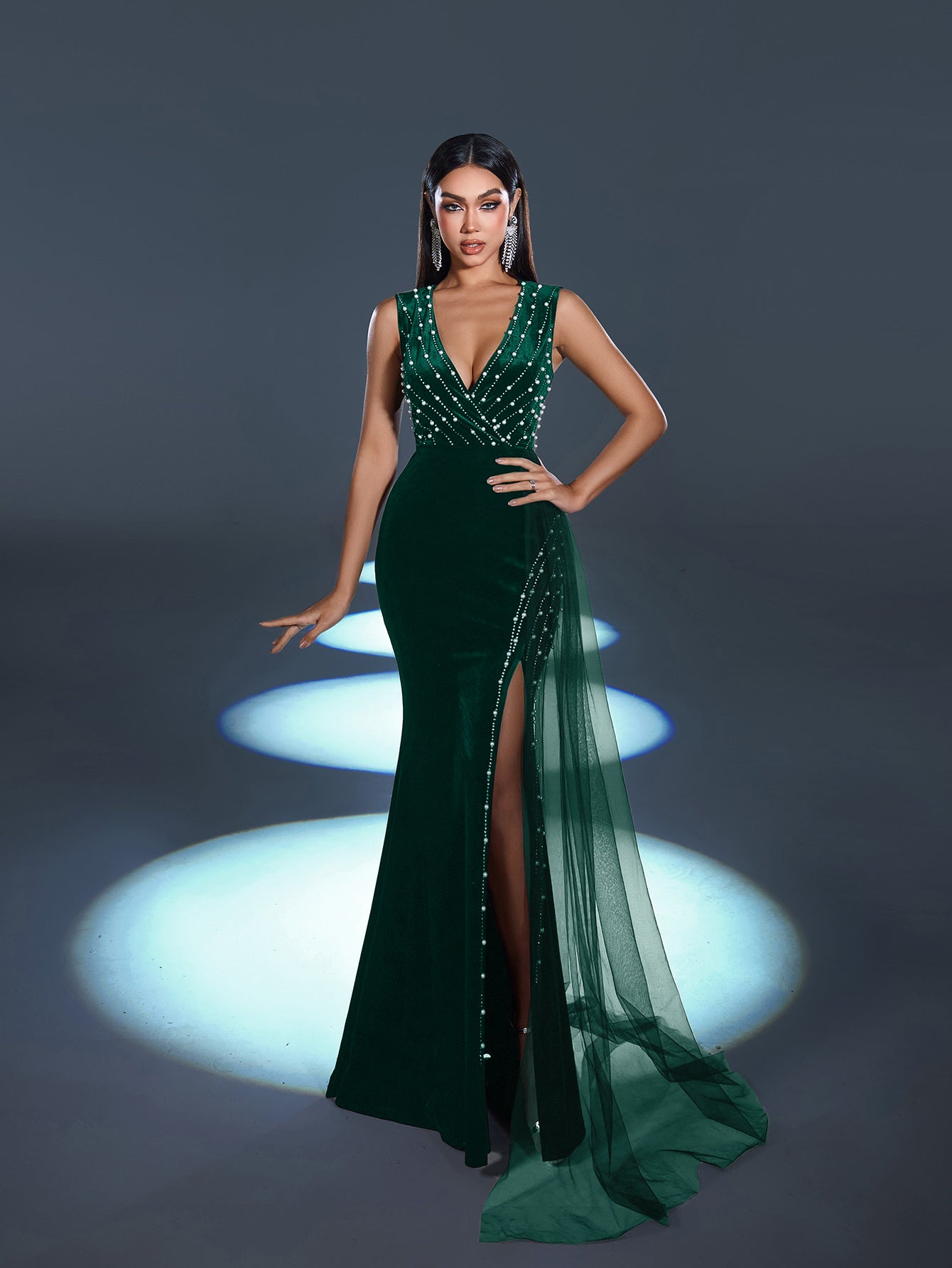 Gorgous Pearl Embellished Sleeveless Mermaid Hem Velvet Evening Dress