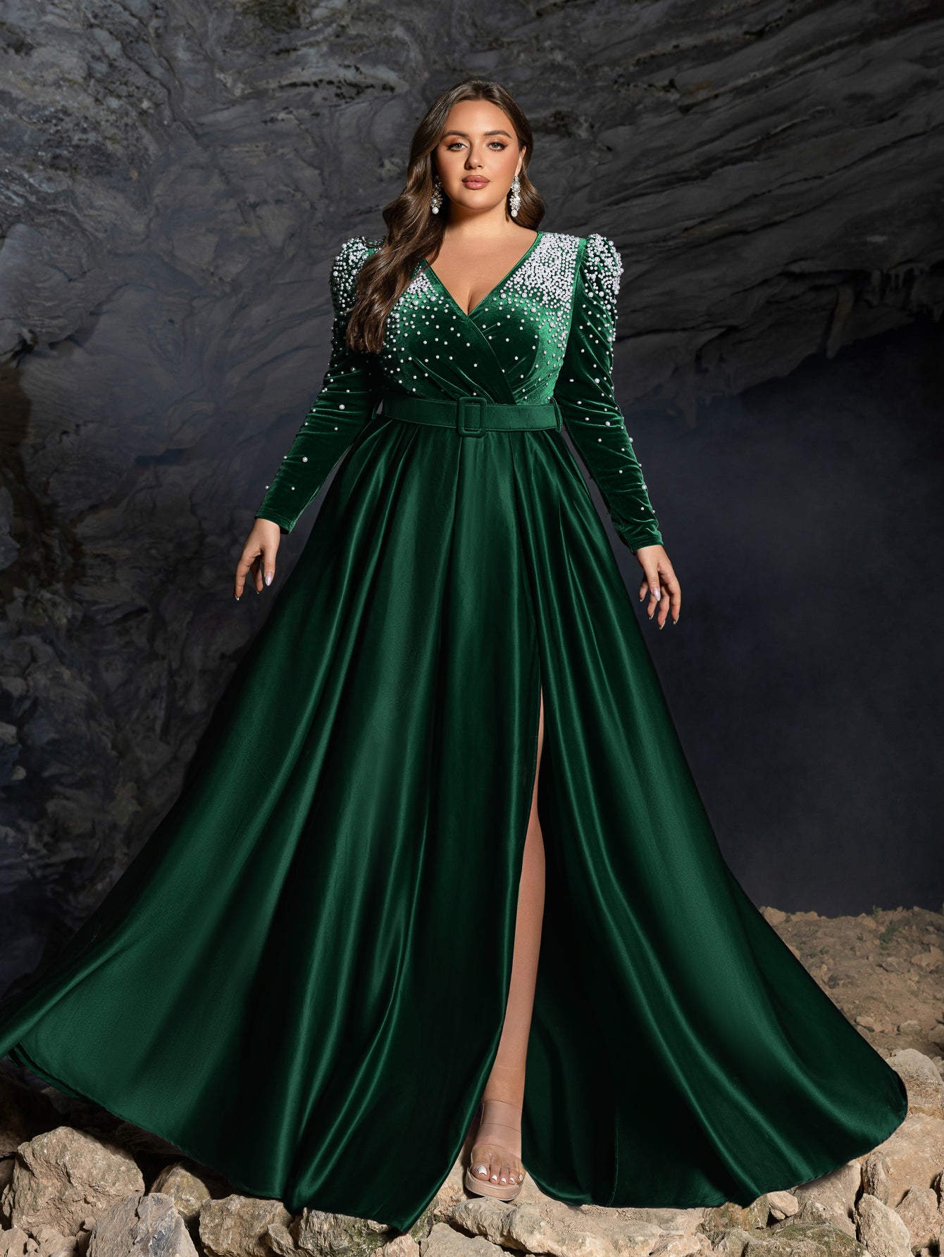 Plus Evening Gown with Deep V-Neck & Side Slit – Luxurious Satin Gown for Red Carpet, Gala Dinners & High-End Events