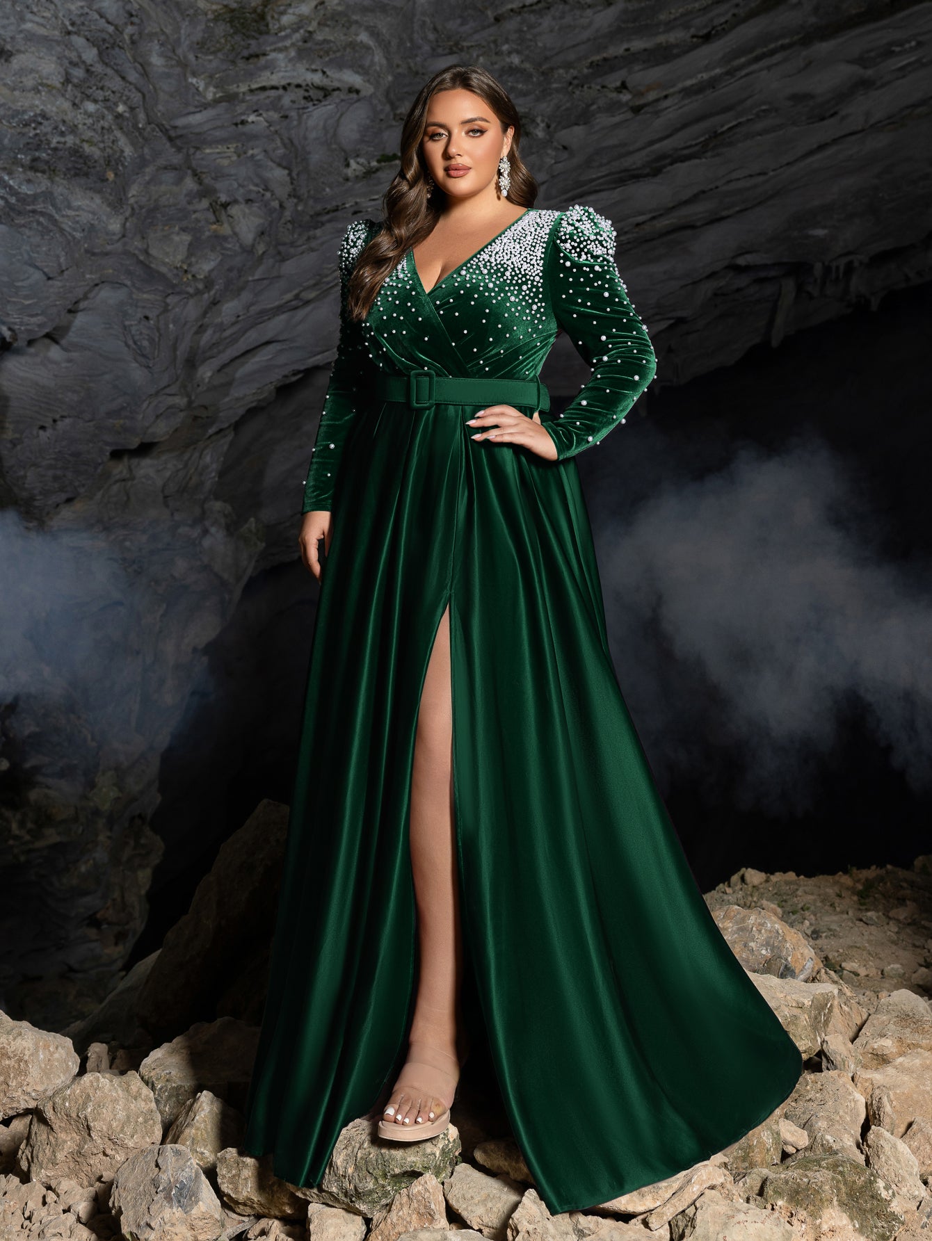 Plus Evening Gown with Deep V-Neck & Side Slit – Luxurious Satin Gown for Red Carpet, Gala Dinners & High-End Events
