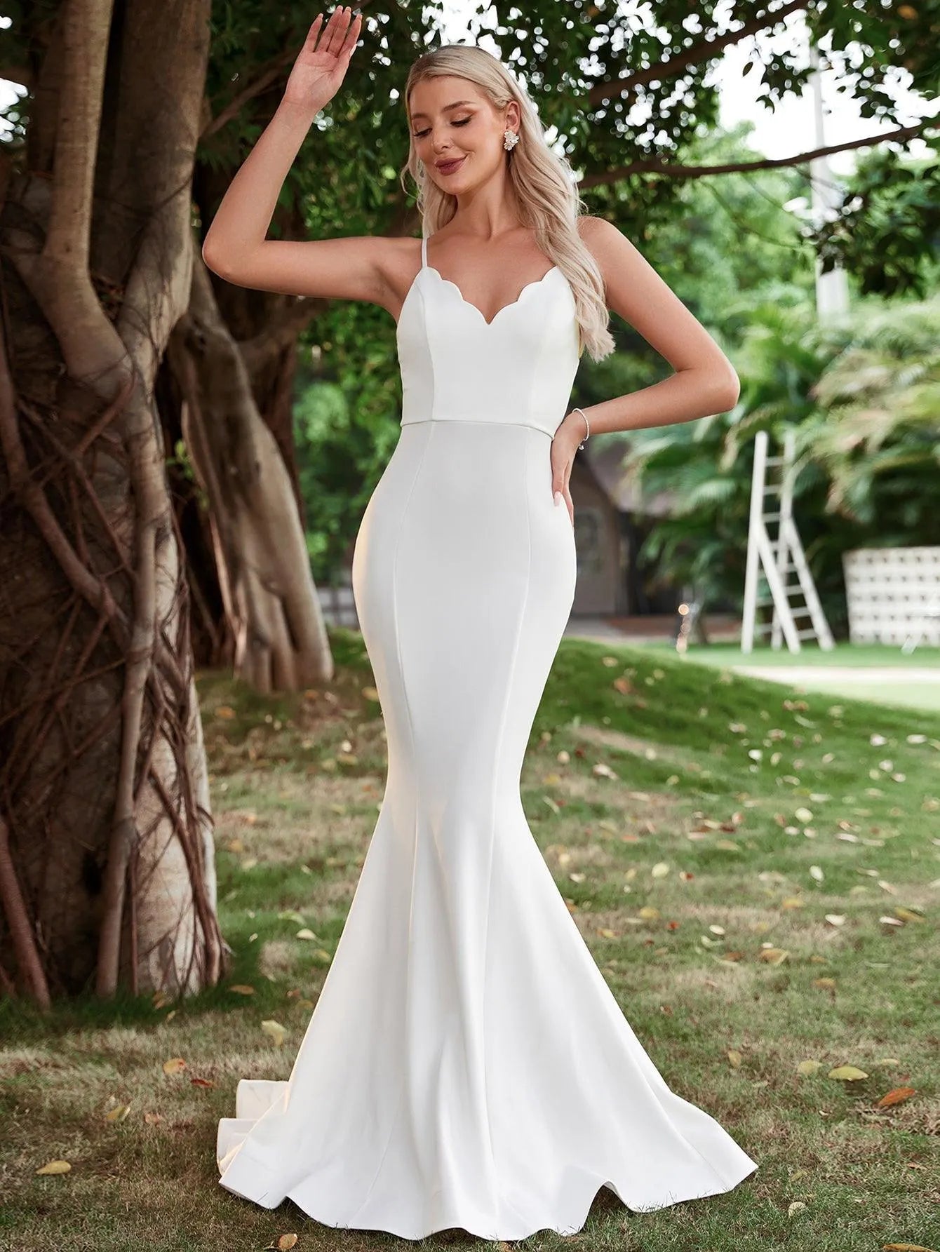 Elegant Backless Mermaid Hem Cami Wedding Dress - Elonnashop