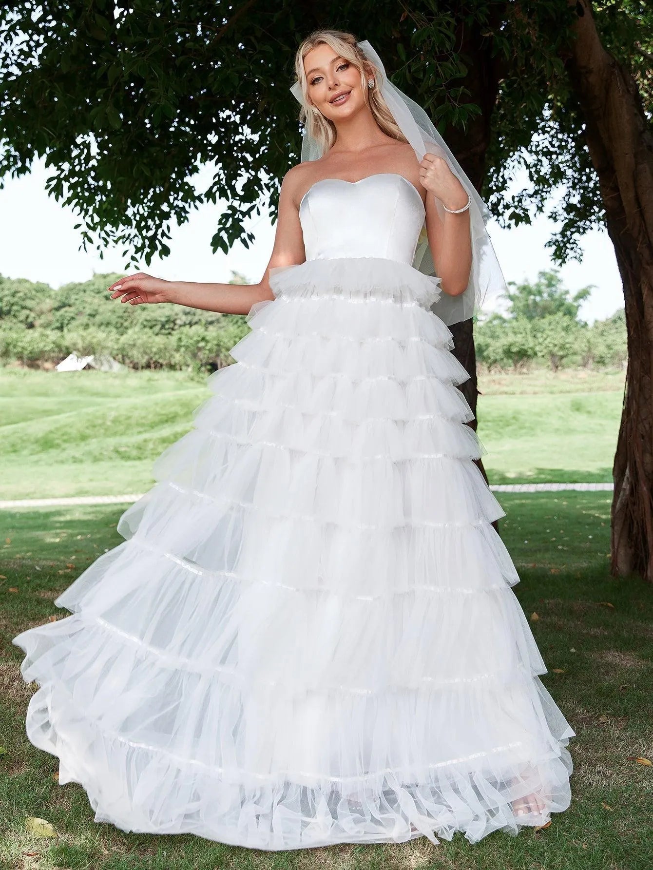 Satin Bodice Contrast Layered Tulle Hem Wedding Dress - Elonnashop