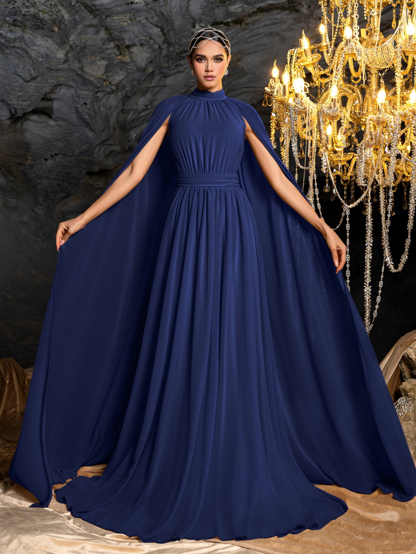 Elegantes Abendkleid aus Chiffon mit Stehkragen und Umhangärmeln