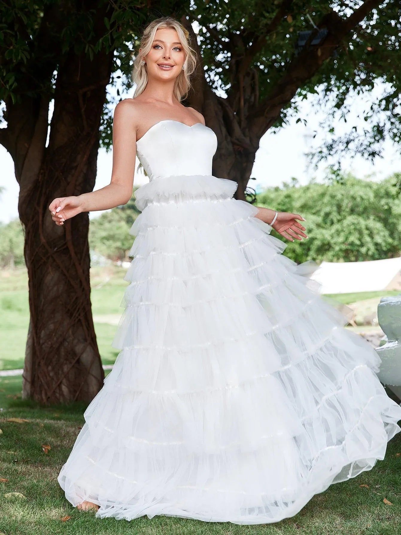 Satin Bodice Contrast Layered Tulle Hem Wedding Dress - Elonnashop