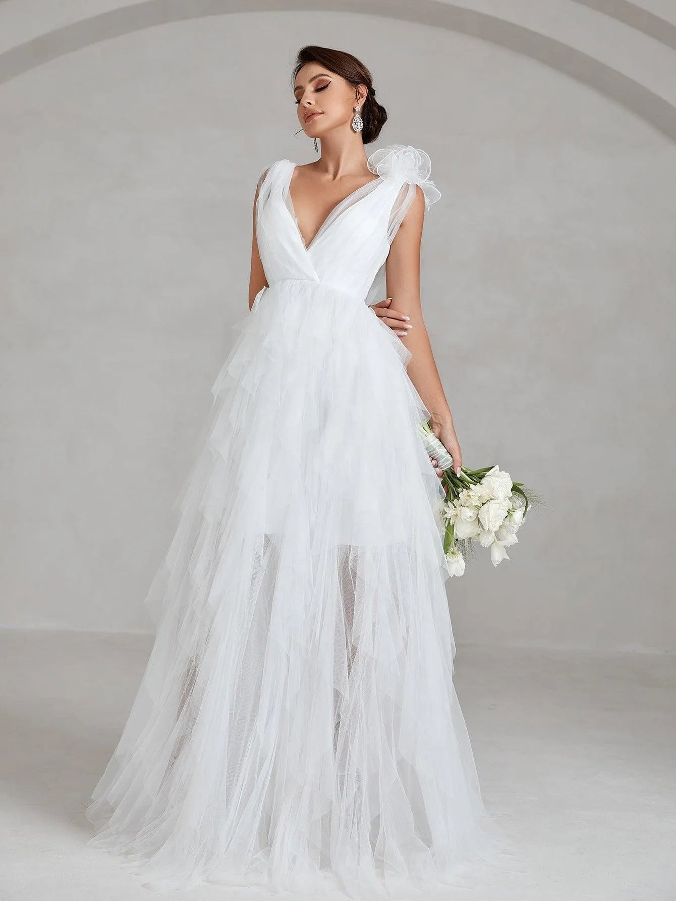 Plunging Neck Sleeveless Mesh Overlay Wedding Dresses - Elonnashop