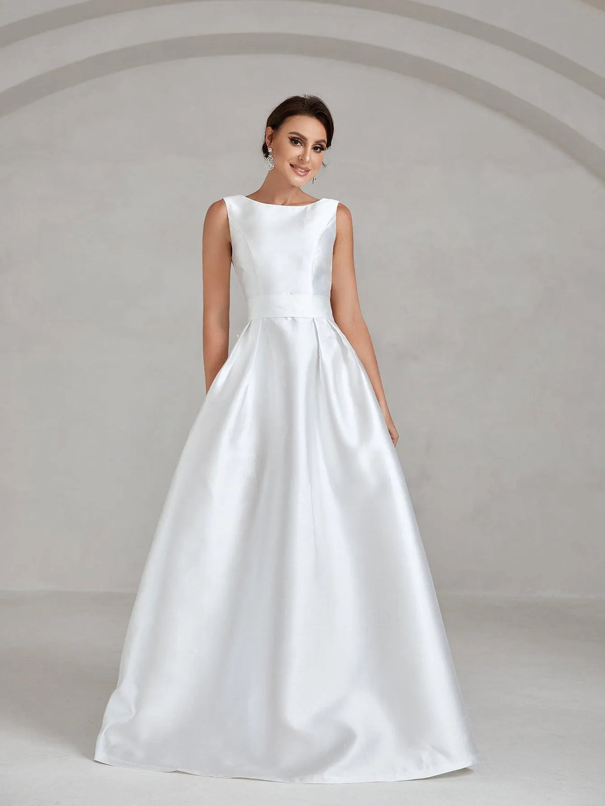 Elegant Backless Satin Wedding Dress - Elonnashop